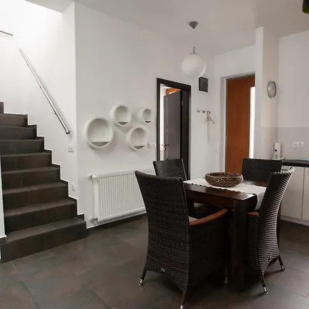 Terrace Apartment *